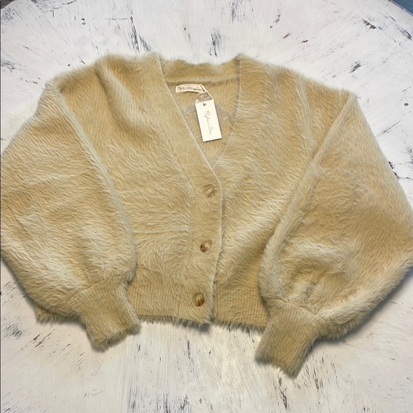 NEW! Rylee + Cru Boxy Crop Sweater - Picture 4 of 6